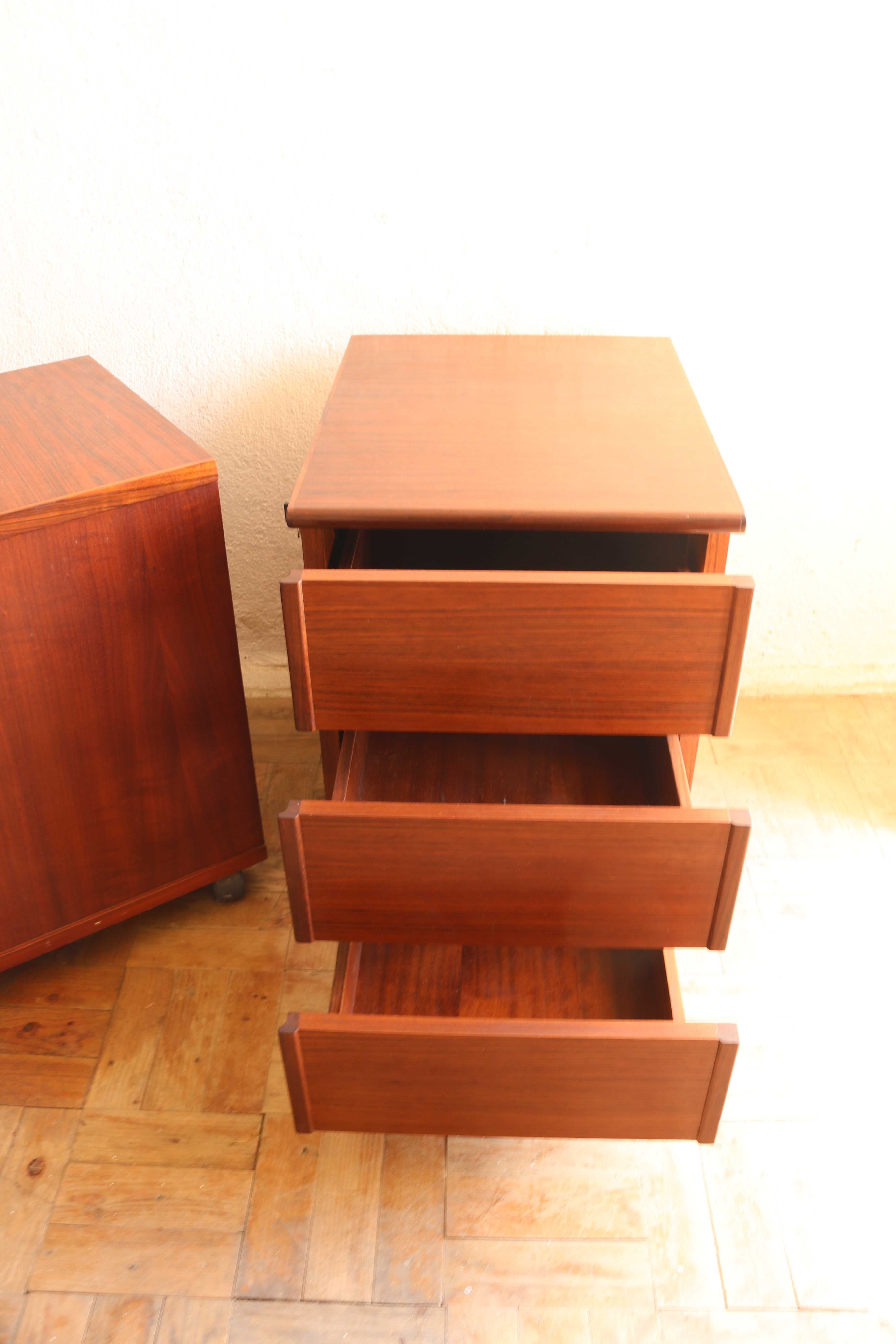 moveis de gavetas secretária escritório cacifos vintage anos 70