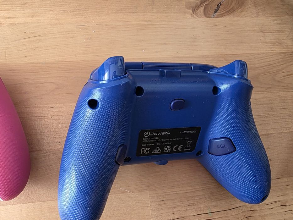 Zestaw padów do Xboxa + stacja dokująca