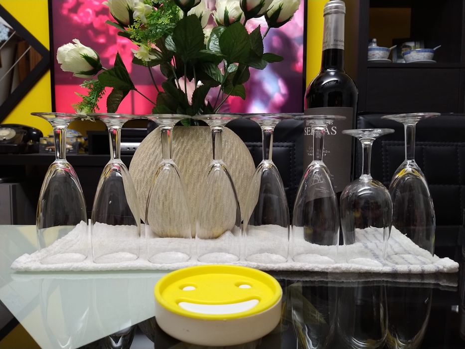 Taças , Copos de pé alto .