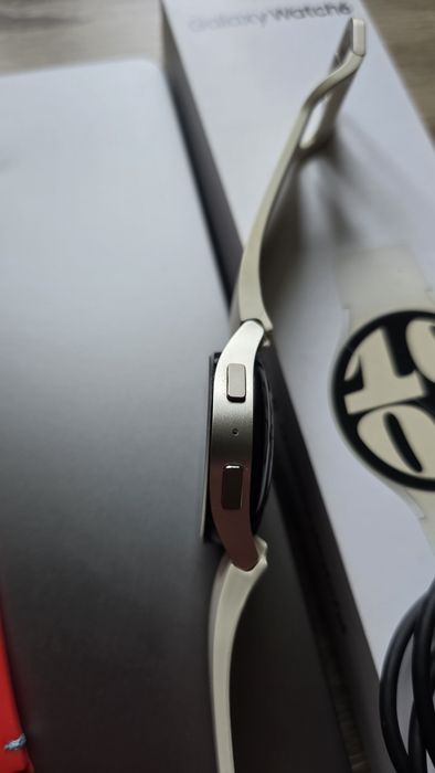 Продам Смарт-годинник Samsung Galaxy Watch6 40mm (Gold) SM-R930NZEASEK