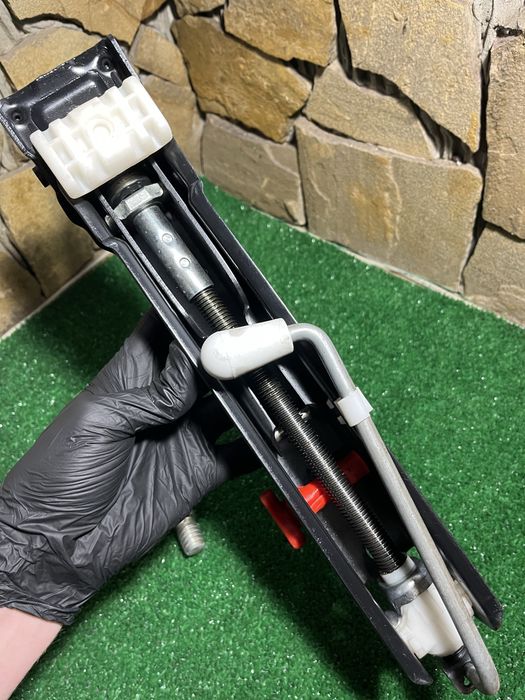 Домкрат крюк БМВ Е46 Е90 Ф30 BMW E46 E90 F30