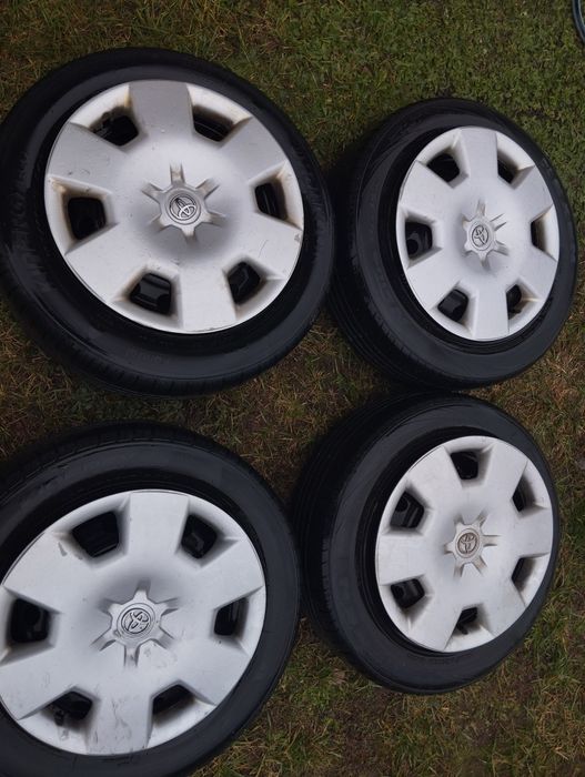 Felgi z oponami 185/60 R15 Toyota Yaris4x100 +kołpaki 4 szt