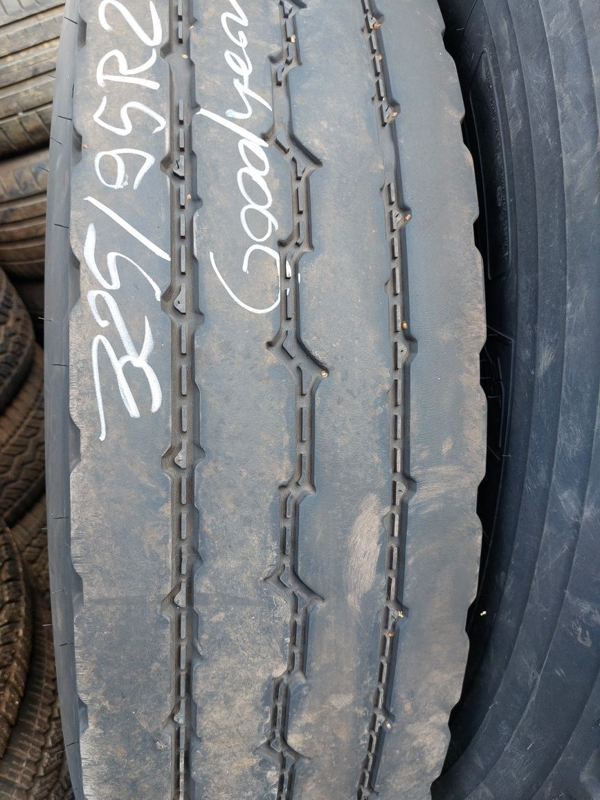 325/95R24 Goodyear opony używane rolnicze 4 szt