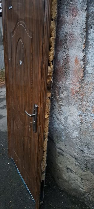 Двері жилізні вхідні