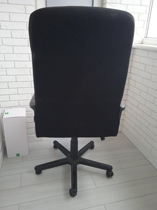 Крісло офісне Nowy Styl Boss