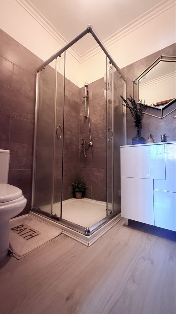 Vende-se T2 suite com terraço Lounge  e um lugar parqueamento!!!