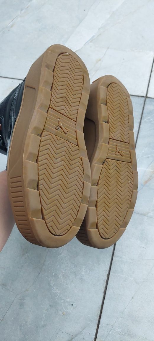 Buty Puma na wysokiej podeszwie 37