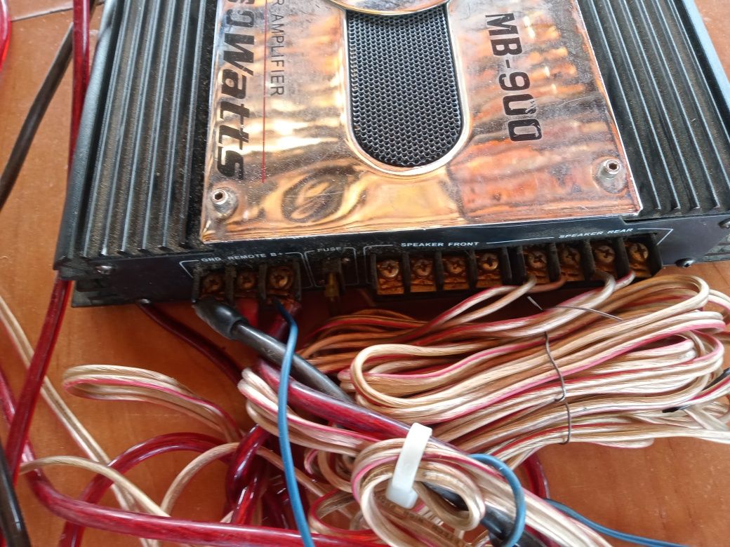 Wzmacniacz samochodowy 900w Plus okablowanie