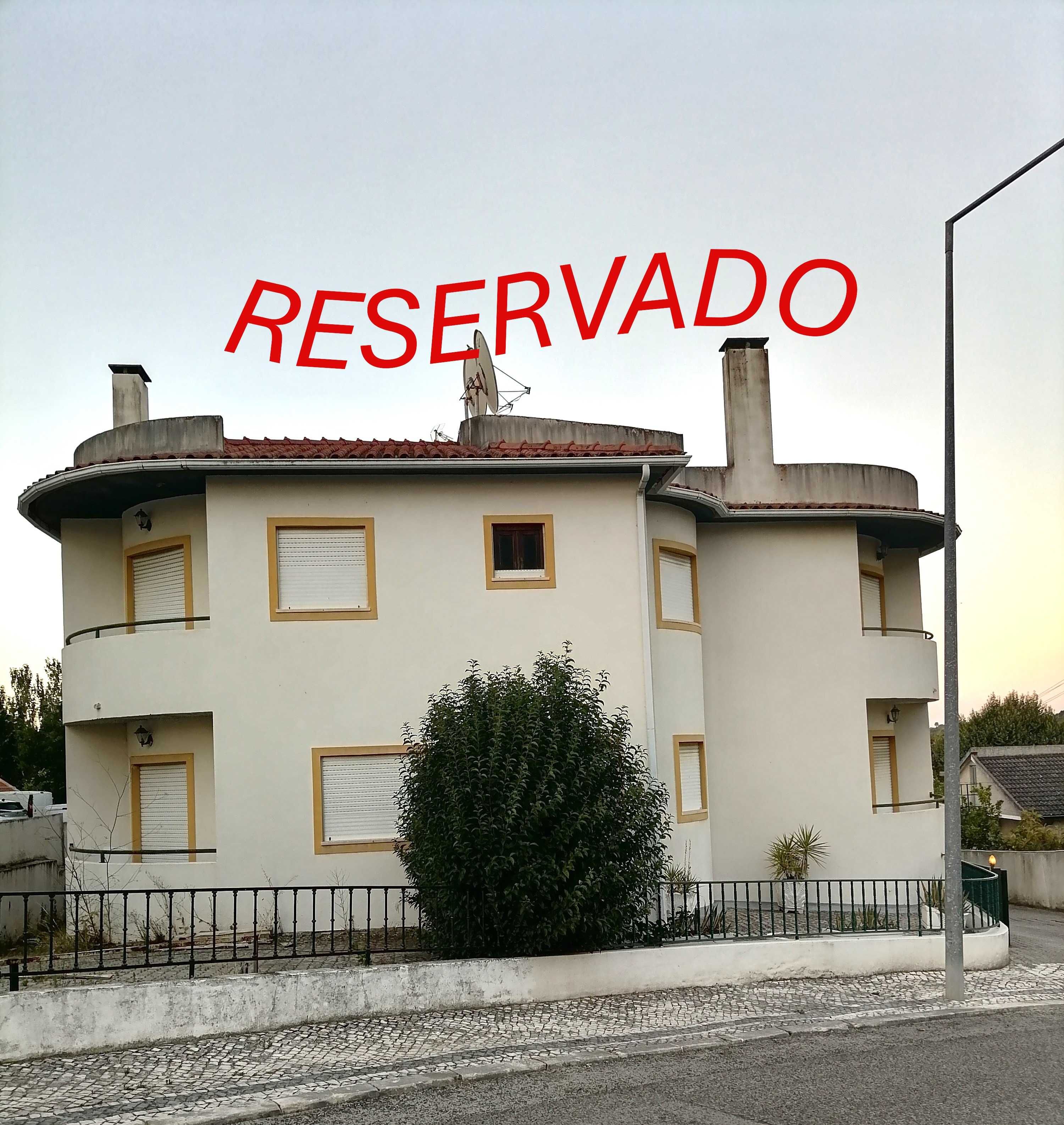 Apartamento Duplex T3+1 com logradouro em Alcanena