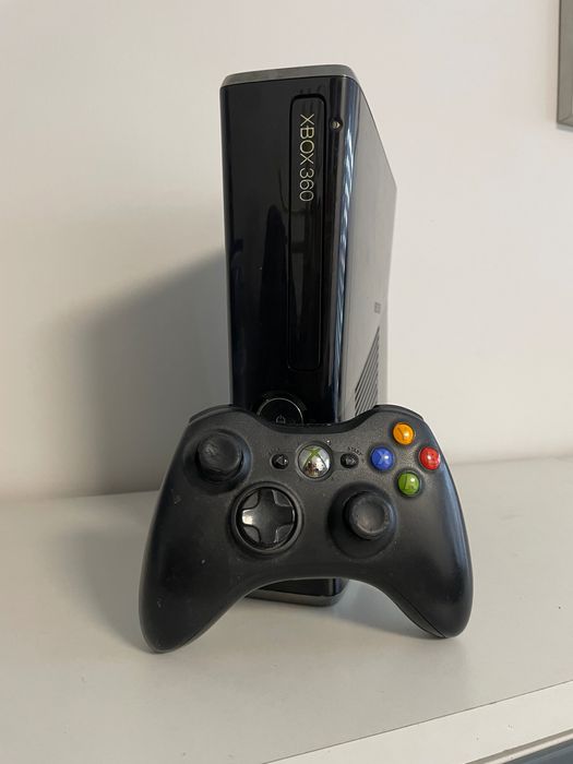 Konsola Xbox 360 slim pad zasilacz 250gb sprawna