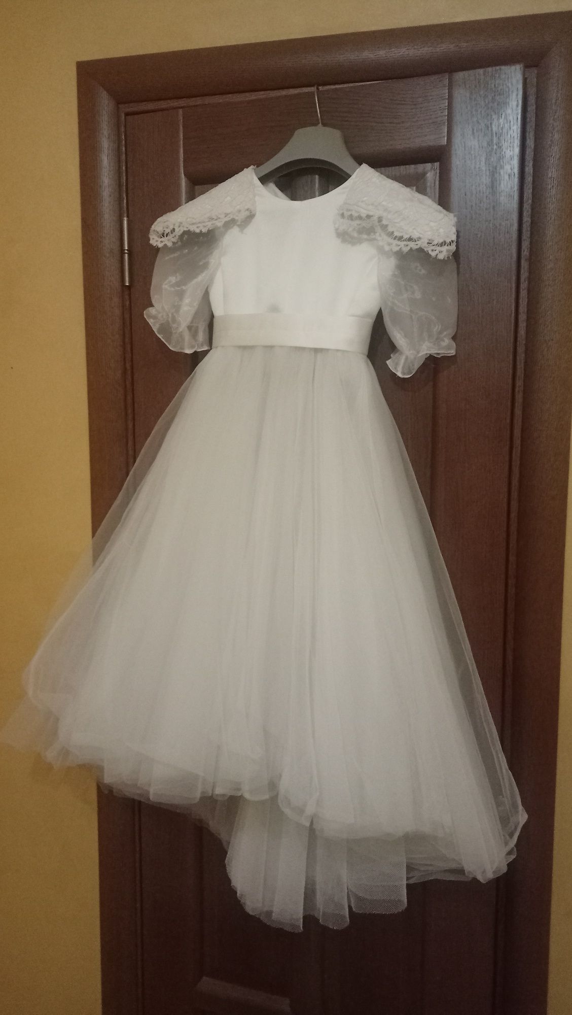 Плаття біле для свята+подарунок