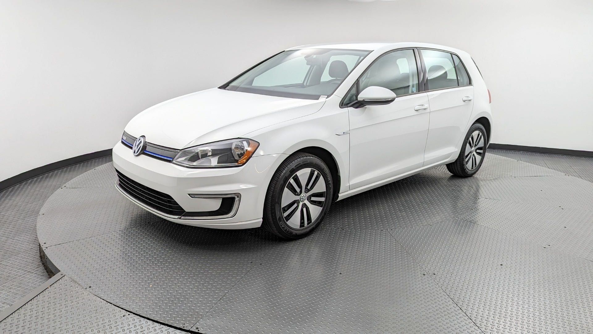 2016 Volkswagen e-Golf SE електро