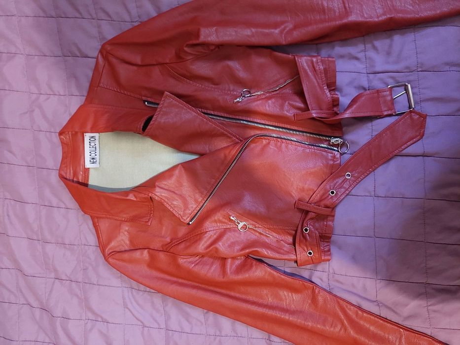 Коротка жіноча косуха