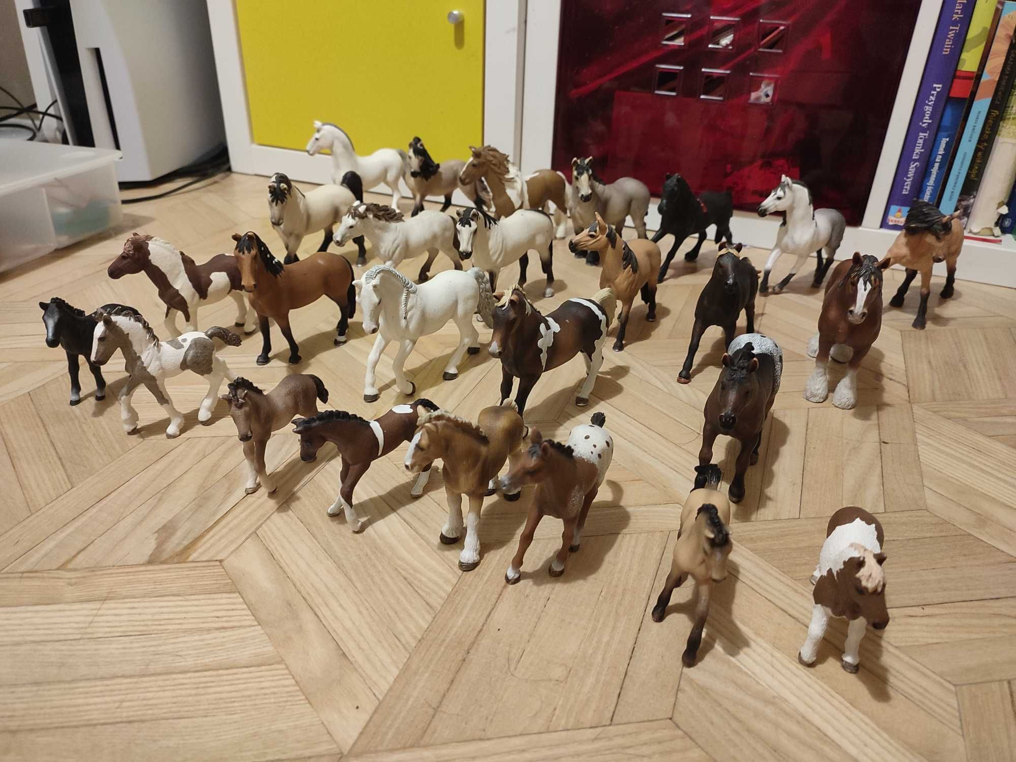 Sprzedam figurki koni Schleich