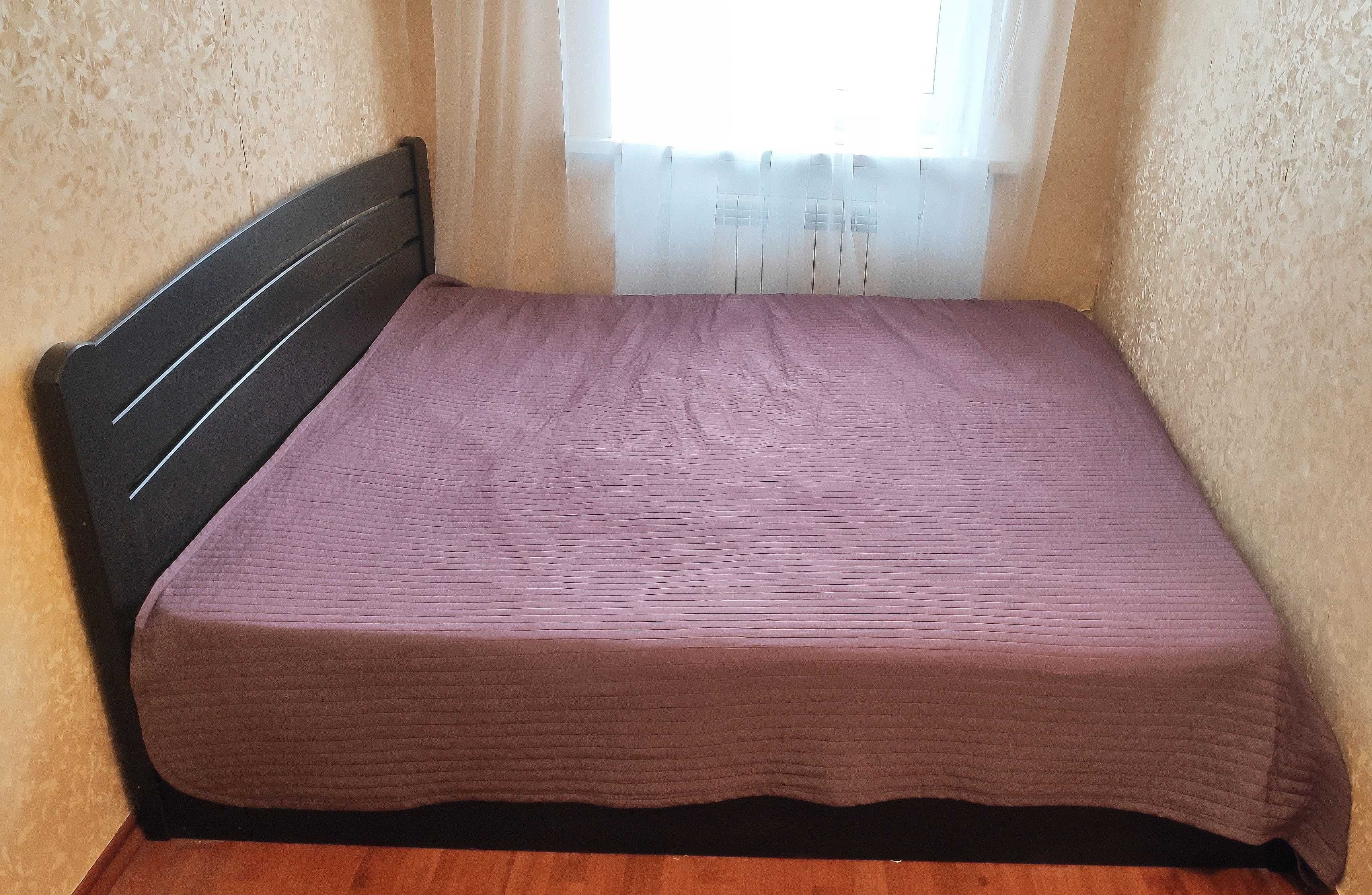 Кровать деревянная, буковый щит,  190х180 с подъёмным механизмом Б/У