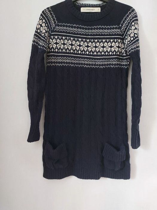 Sweter granatowy marki Zara