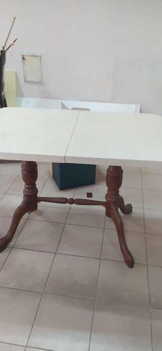 Стіл кухонний розкладний стіл в гарному стані!