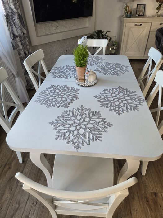 Stół plus 6 krzeseł