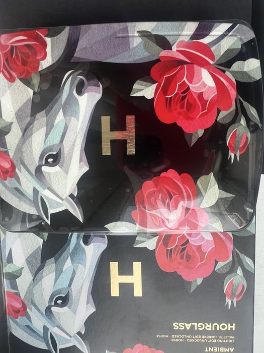 Палетка Hourglass олень в кейсі коня Оригінал