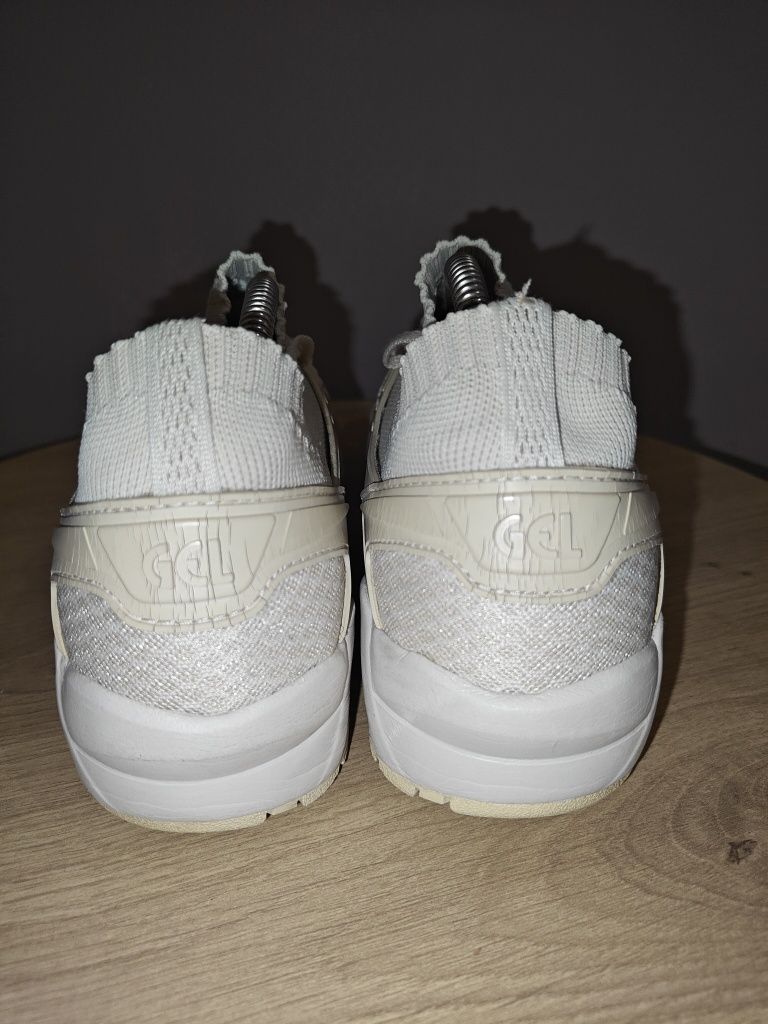 Męskie świetne sneakersy Asics Gel Kayano Trainer Knit roz 42.5 BDB