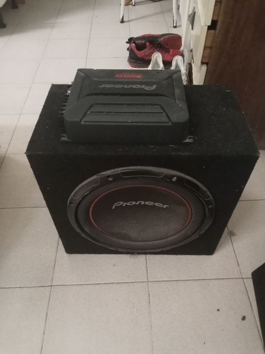 Caixa de som em ótimo estado
