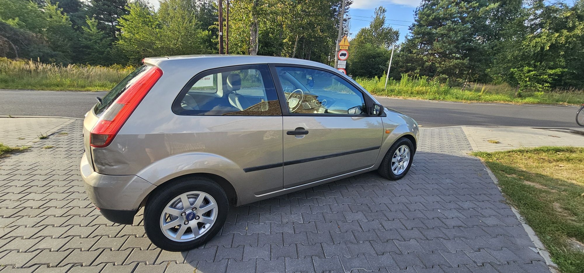 Sprzedam Forda Fiestę 1.4 Benzyna