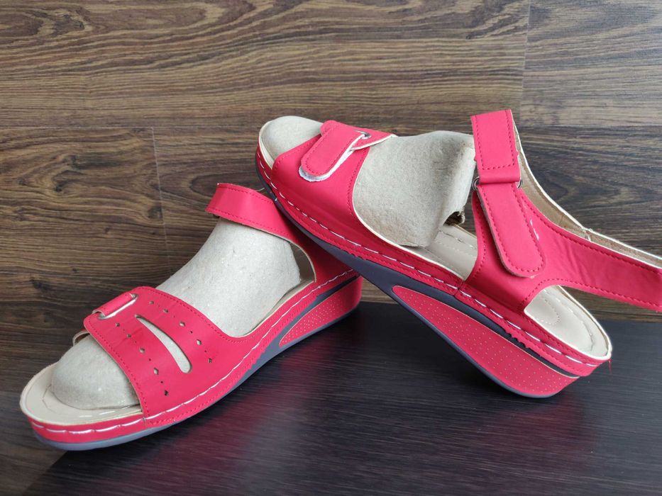 Женские ортопедические сандалии  на танкетке р. 42 стелька 26 см.