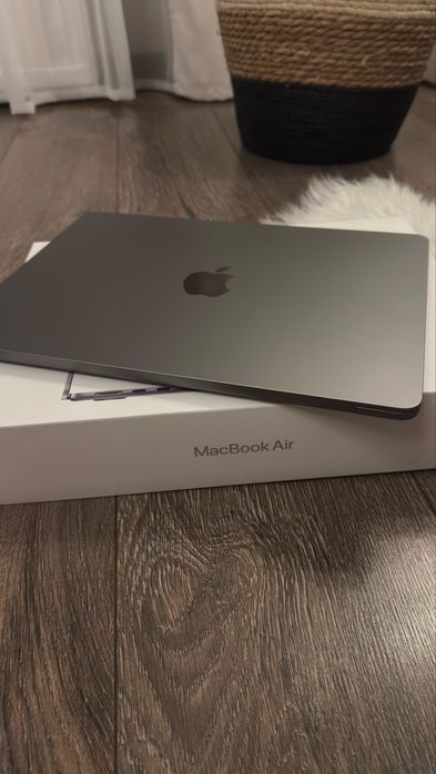 Macbook 13,6” Air M2 - 16GB Ram / 512GB SSD IDEALNY