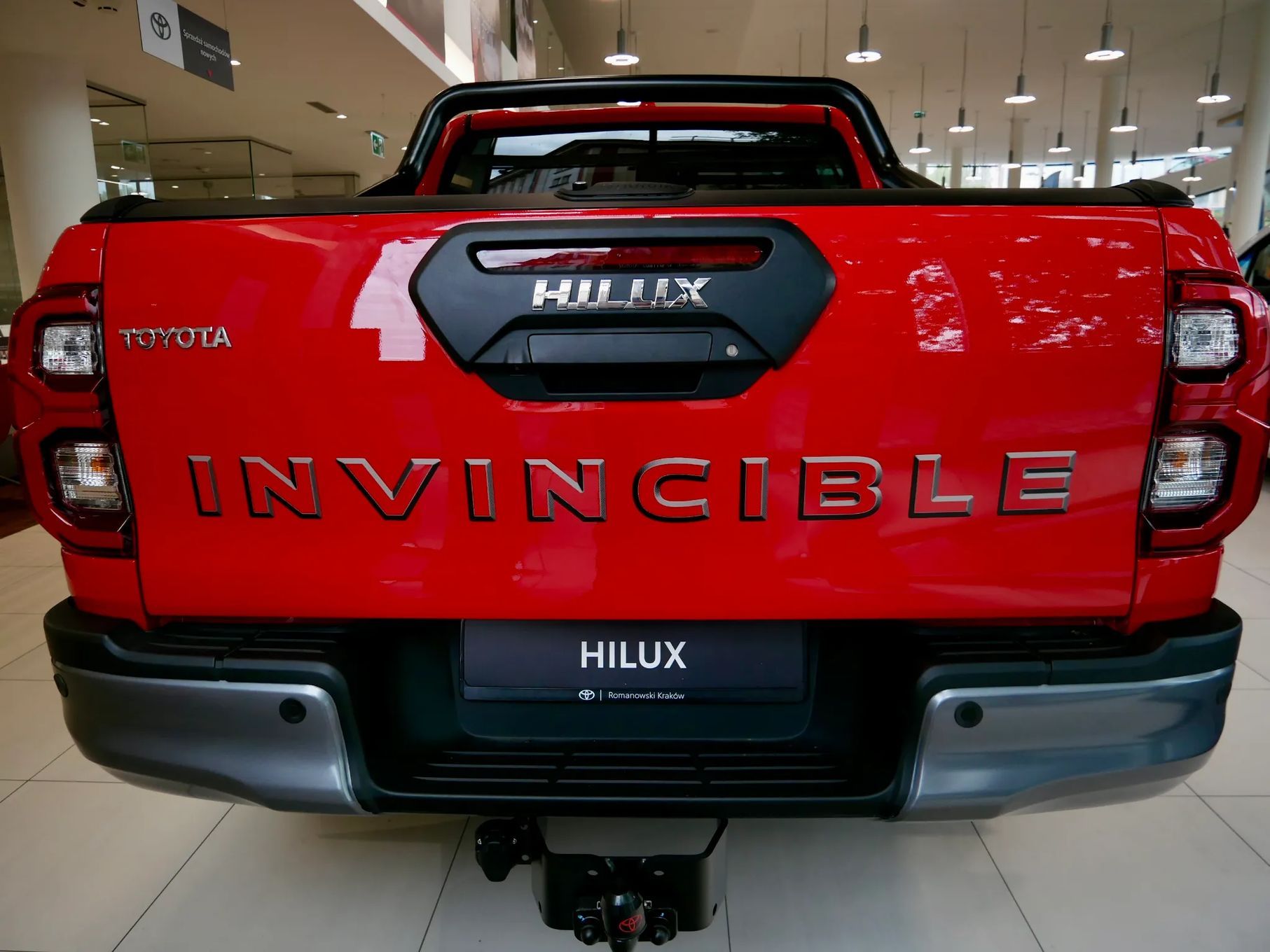 Toyota Hilux Invincible 2.8 D-4D 4×4 | Rok 2024 | Faktura