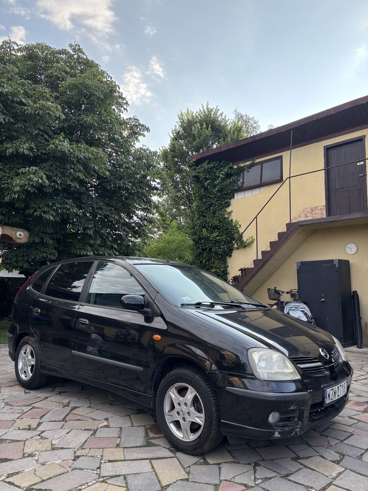 Nissan Almera Tino