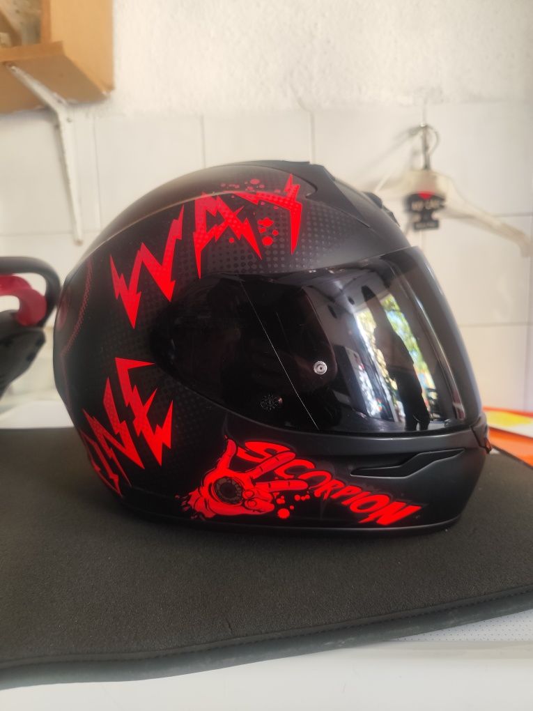 Capacete Exo 390 one way red edition