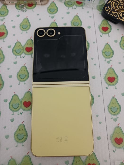 Samsung z flip 6 żółty