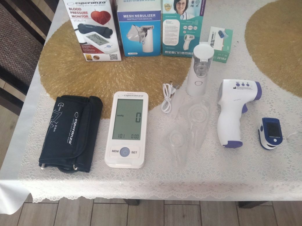 Zestaw medyczny ciśnieniomierz, termometr bezdotykowy nebulizator puls