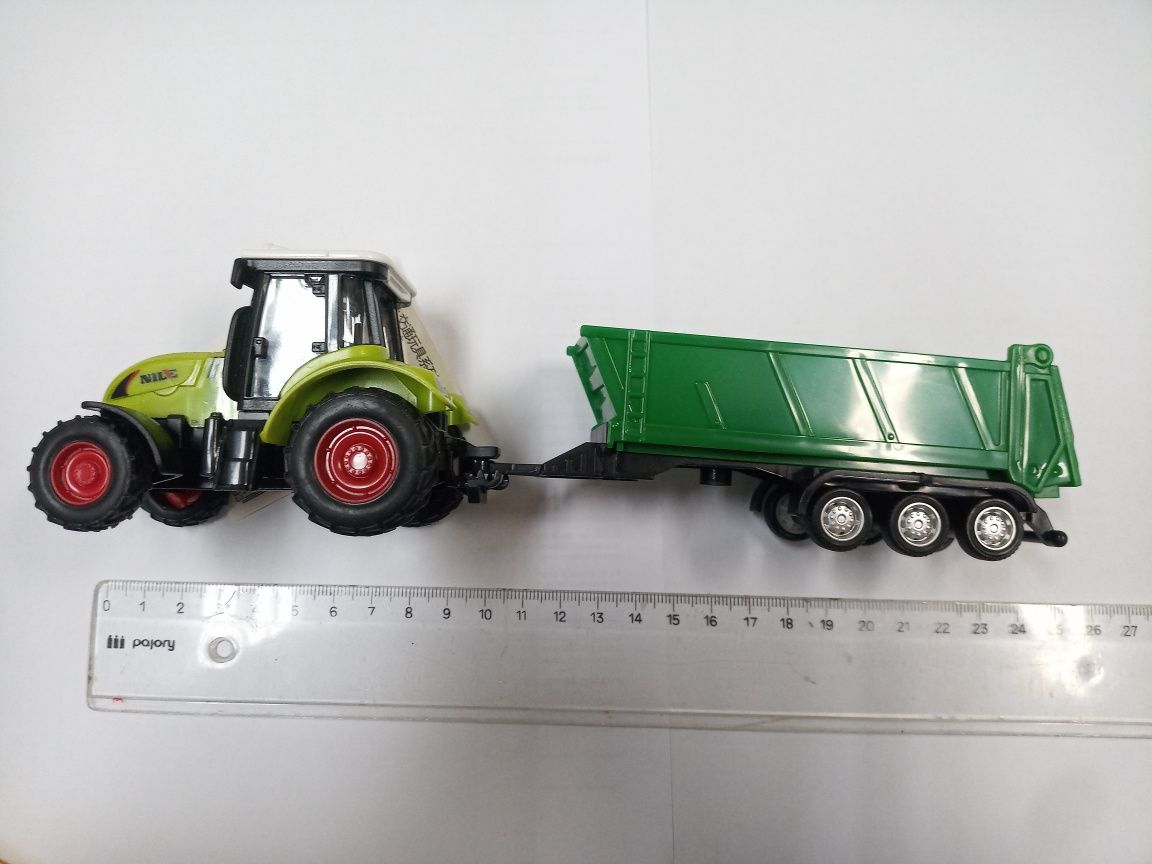 Brinquedo trator agrícola