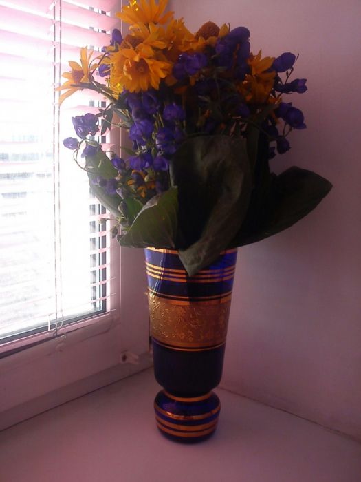 Антиквариат ваза цветочная. Цветное стекло.Кобальт.Позолота Богемия
