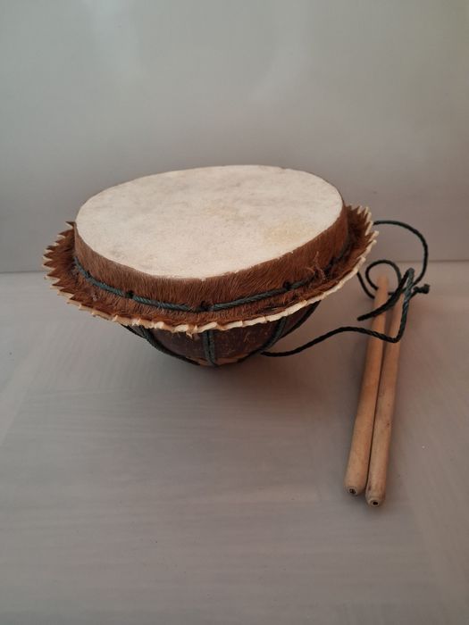 Tambor de Nativa Americana e Rattles