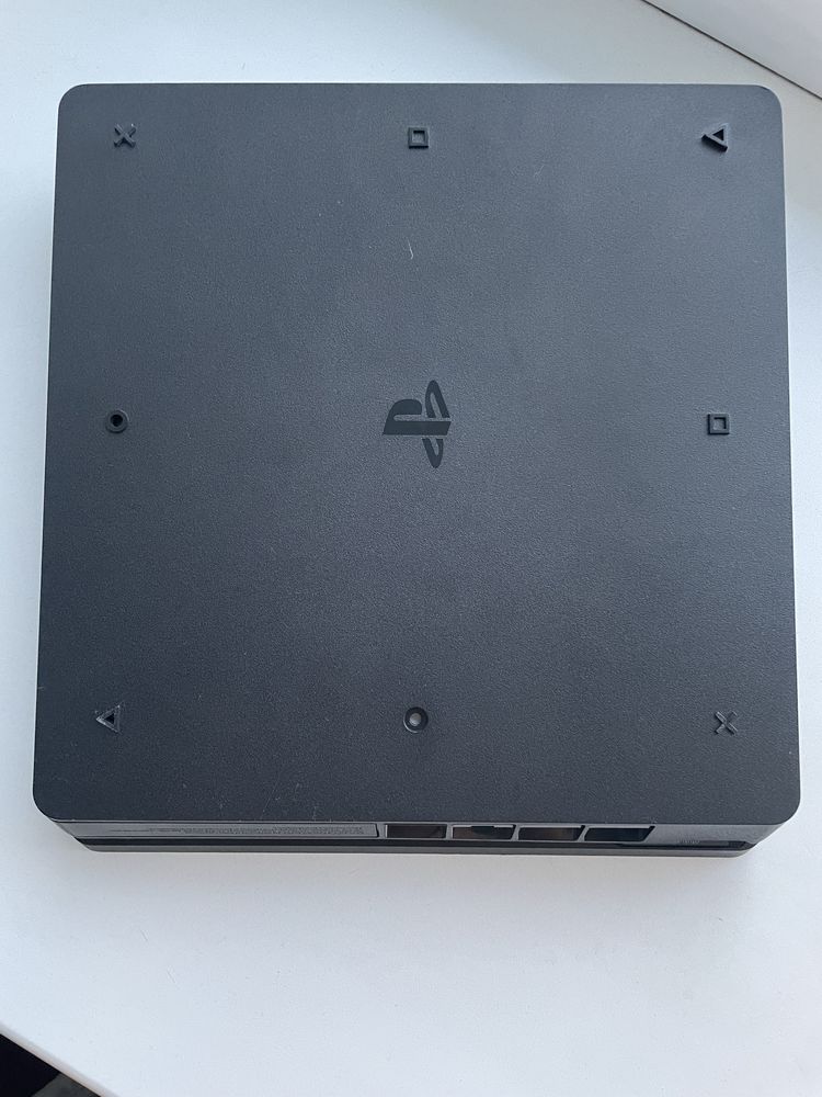 PS4 звичайна, Sony PlayStation 4