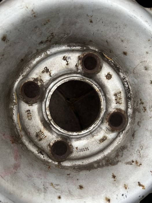 Диски металеві поштучно розпаровка R 14 розболтовка 4/100 Volkswagen