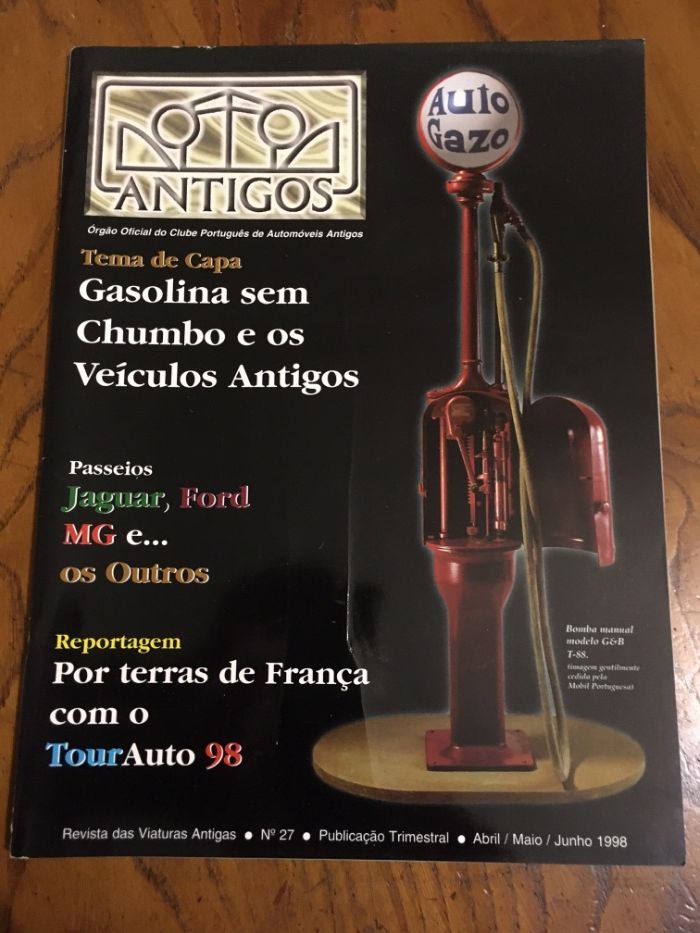 Quatro revistas do Clube Português de Automóveis Antigos
