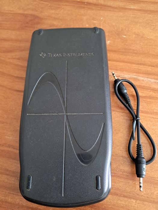 Calculadora Gráfica TEXAS TI 83 Plus