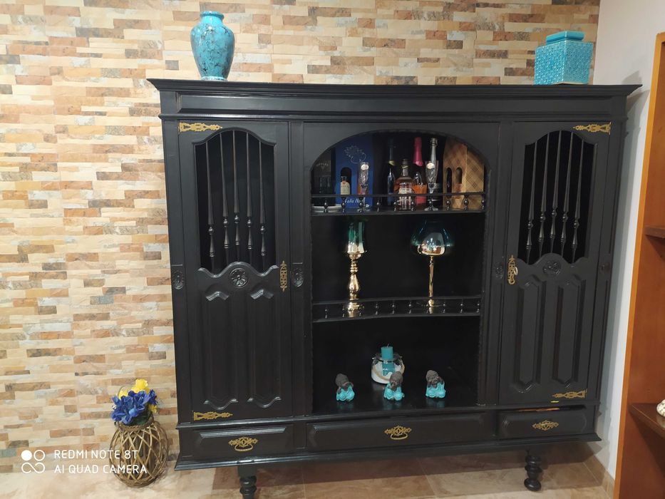 Vendo mobília de sala de jantar em cerejeira preta