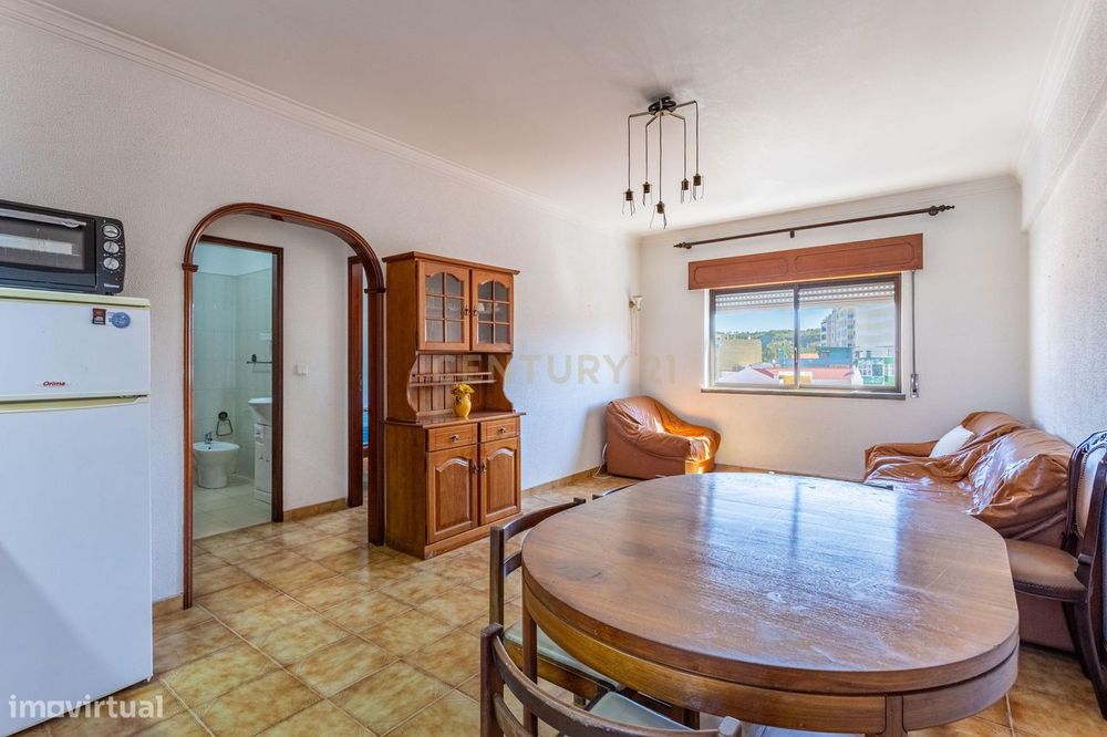 Apartamento T2 com garagem na Costa da Caparica