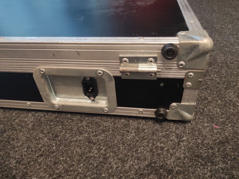 Behringer HENYX2012 / Case skrzynia dla perkusisty