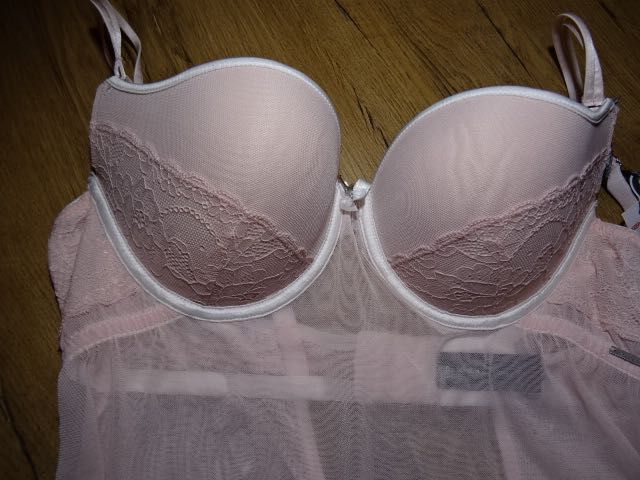 Grey piękna koszulka delikatny róż nowa 80 D