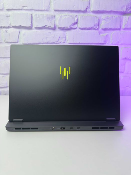 Helios 16' QHD OLED 240hz, Ultra 9 275HX RTX 5070TI 32GB RAM 1TB SSD