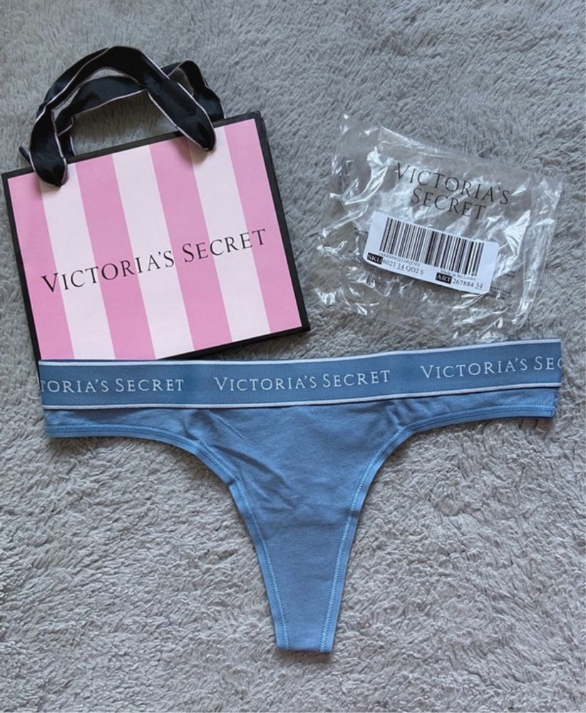 Niebieskie stringi z logowaną gumą Victoria’s Secret