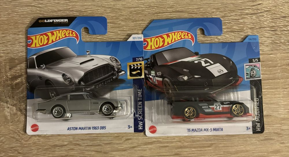 Hot wheels. Aston Martin, Mazda MX-5 MIATA NOWE