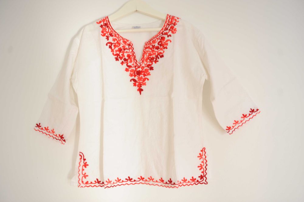 Conjunto de 2 blusas indianas com bordados (4-5 anos e 6-7 anos)