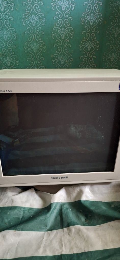 Монитор Samsung SyncMaster 795DF.