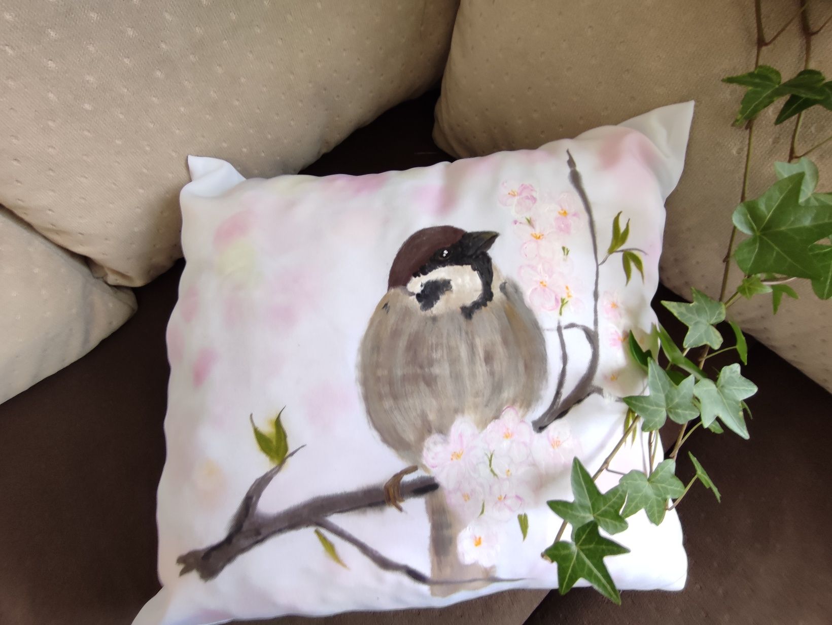 Poszewka wróbel na jabłoni ptaki polskie handmade poduszka dekoracyjna